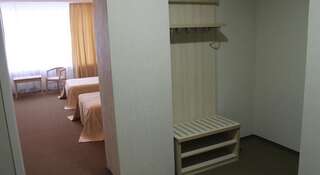 Гостиница при спортивной школе Саранск Двухместный номер с 2 отдельными кроватями и душем-5